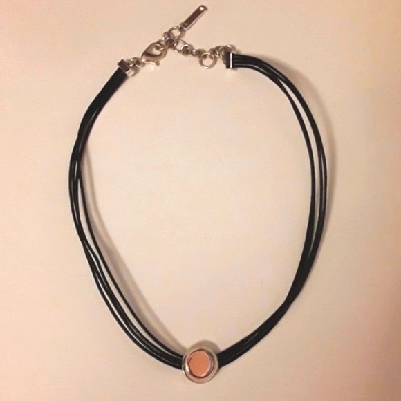 SIMPLE FAUX LEATHER BAND NECKLACE - Picture 2 of 8